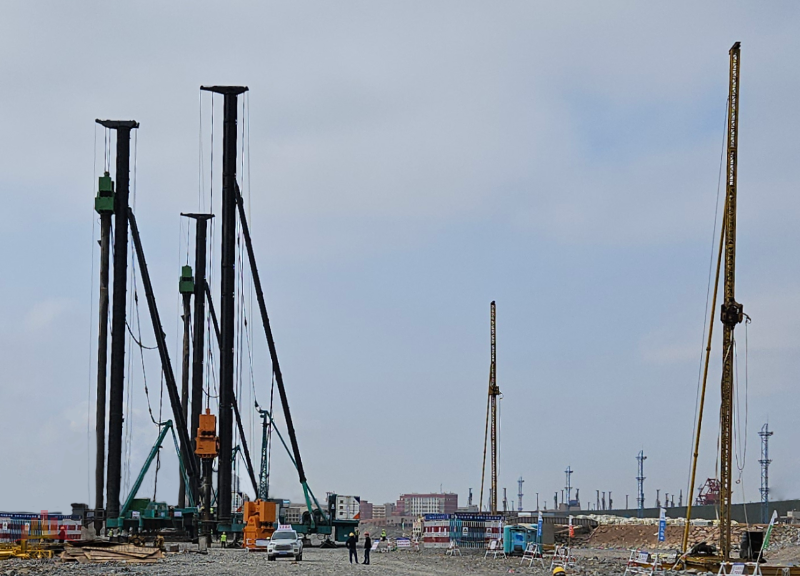 該大型填海項(xiàng)目地基處理工程施工現(xiàn)場