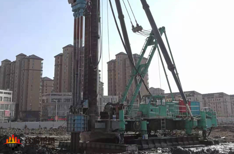 三軸攪拌樁機(jī)