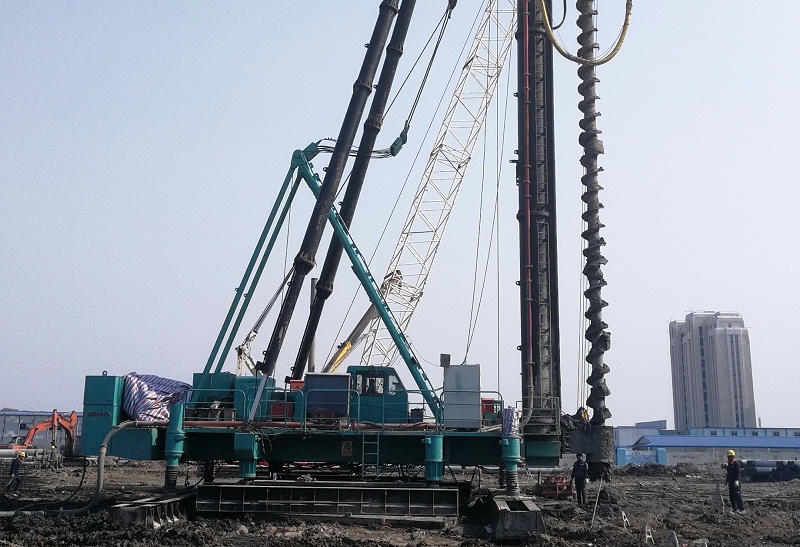 長(zhǎng)螺旋鉆機(jī) (1)