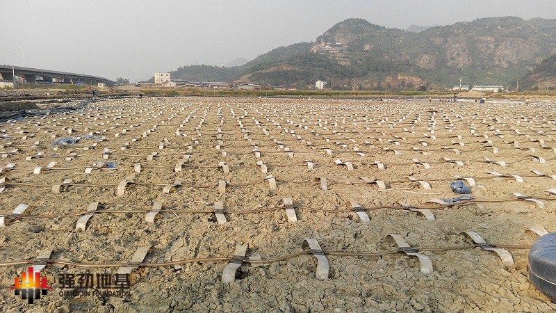 FDP真空預(yù)壓真空濾管與排水板連接效果