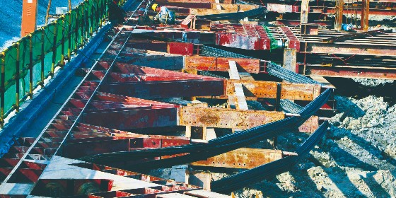 型鋼組合支撐構(gòu)件進(jìn)場(chǎng)驗(yàn)收及堆場(chǎng)