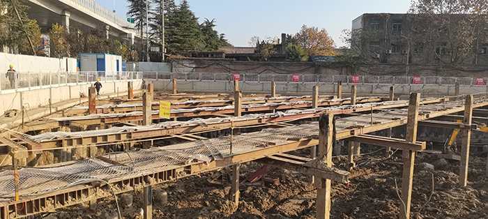 預(yù)應(yīng)力魚腹式基坑鋼支撐：徐州如意廣場二期項目